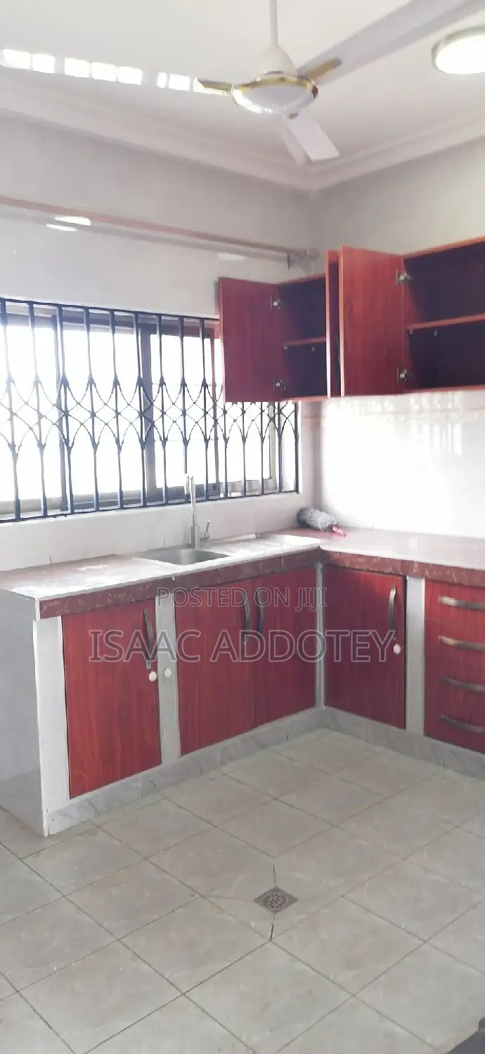 2bdrm Apartment in Tsaado Roundabout, Spintex for rent