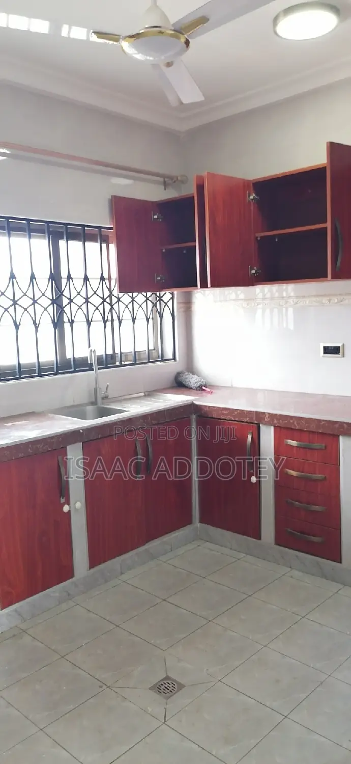 2bdrm Apartment in Tsaado Roundabout, Spintex for rent
