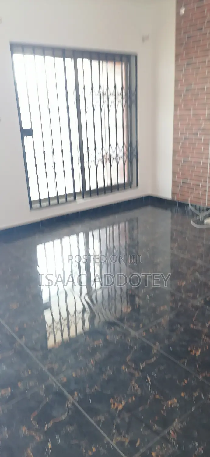 2bdrm Apartment in Tsaado Roundabout, Spintex for rent