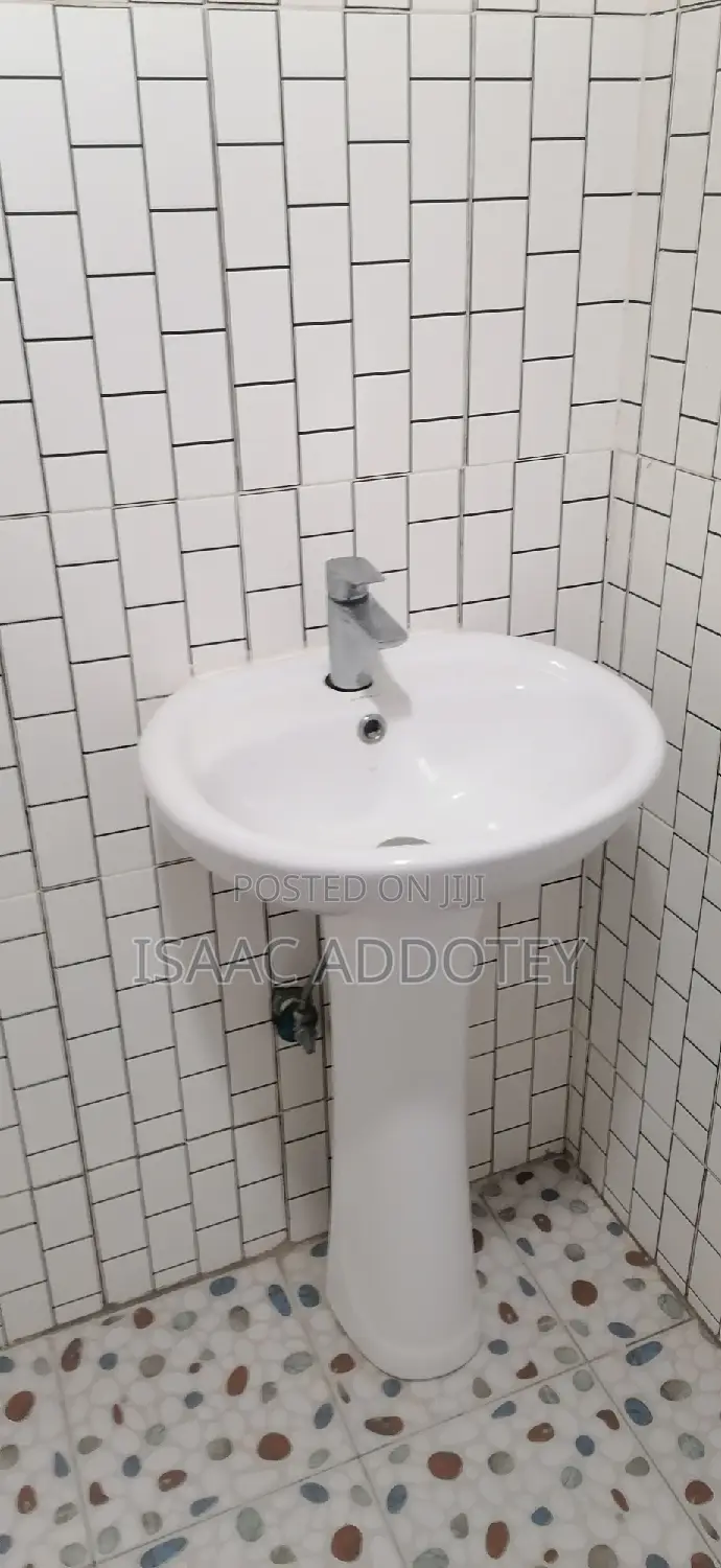 2bdrm Apartment in Tsaado, Spintex for rent