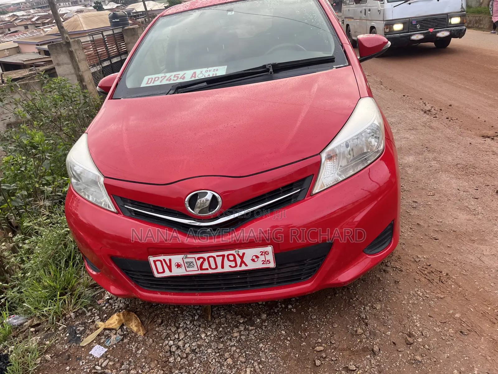 Toyota Vitz 2012 Red