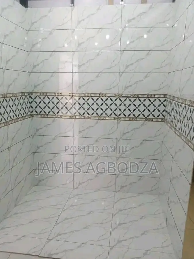 Good Master in Tiles Installing