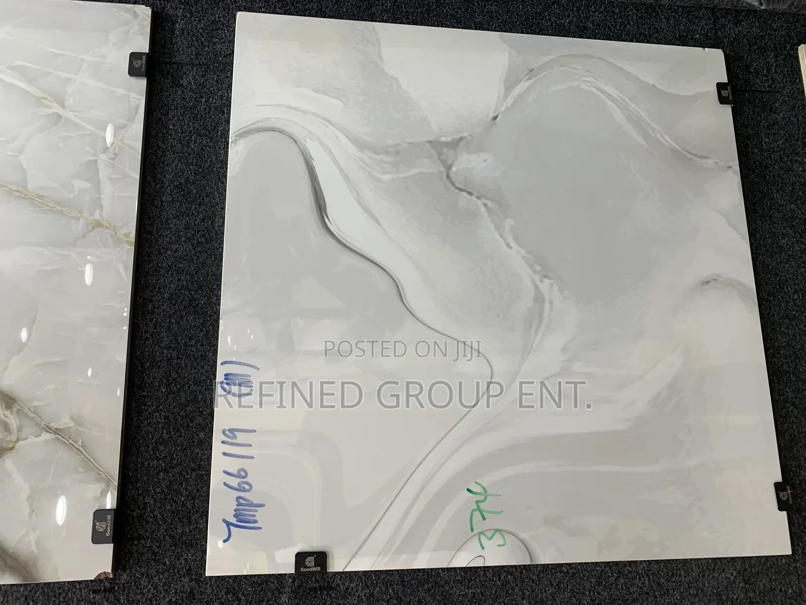 60/60cm Tiles