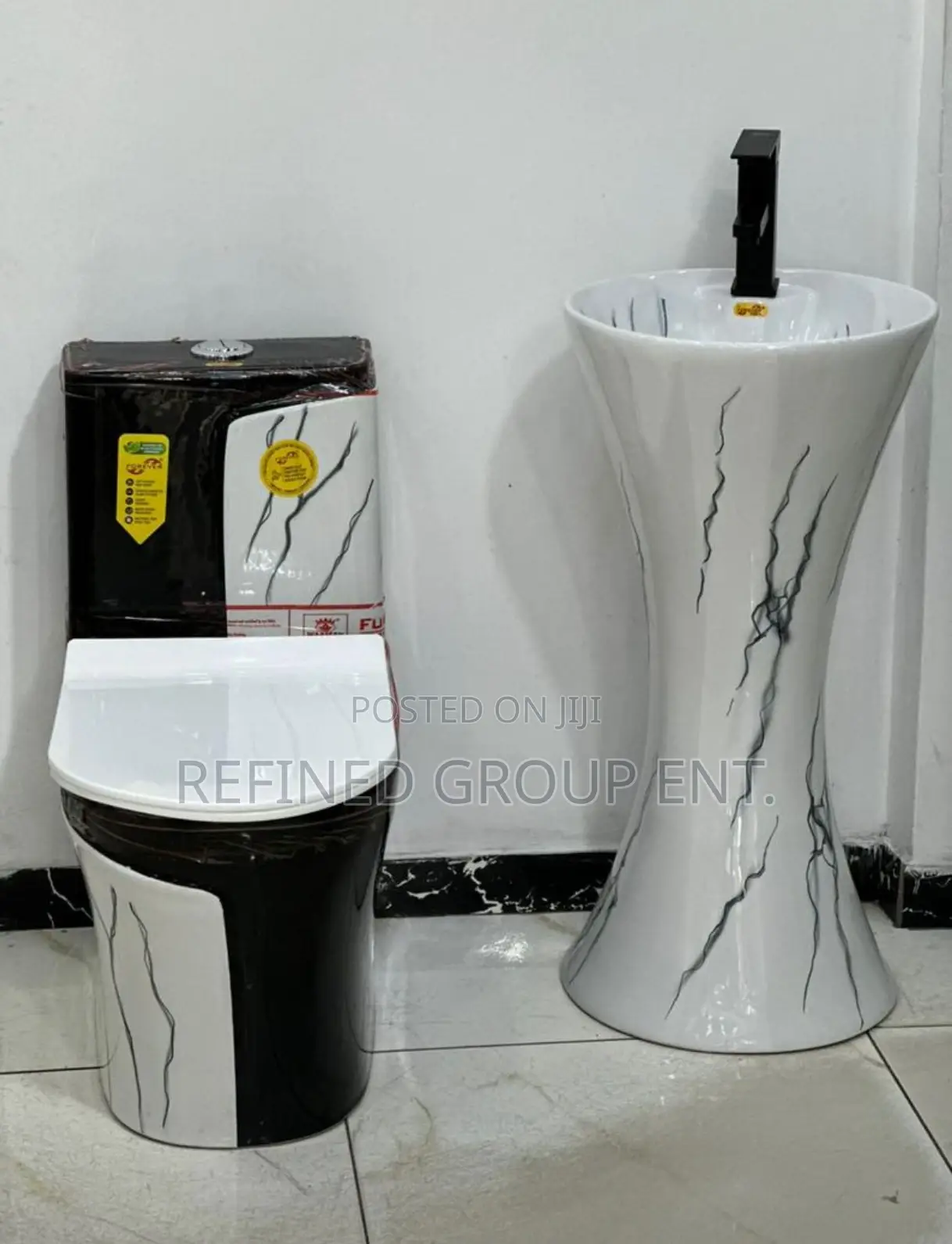 Luxury Wc With Hand Basin Complete