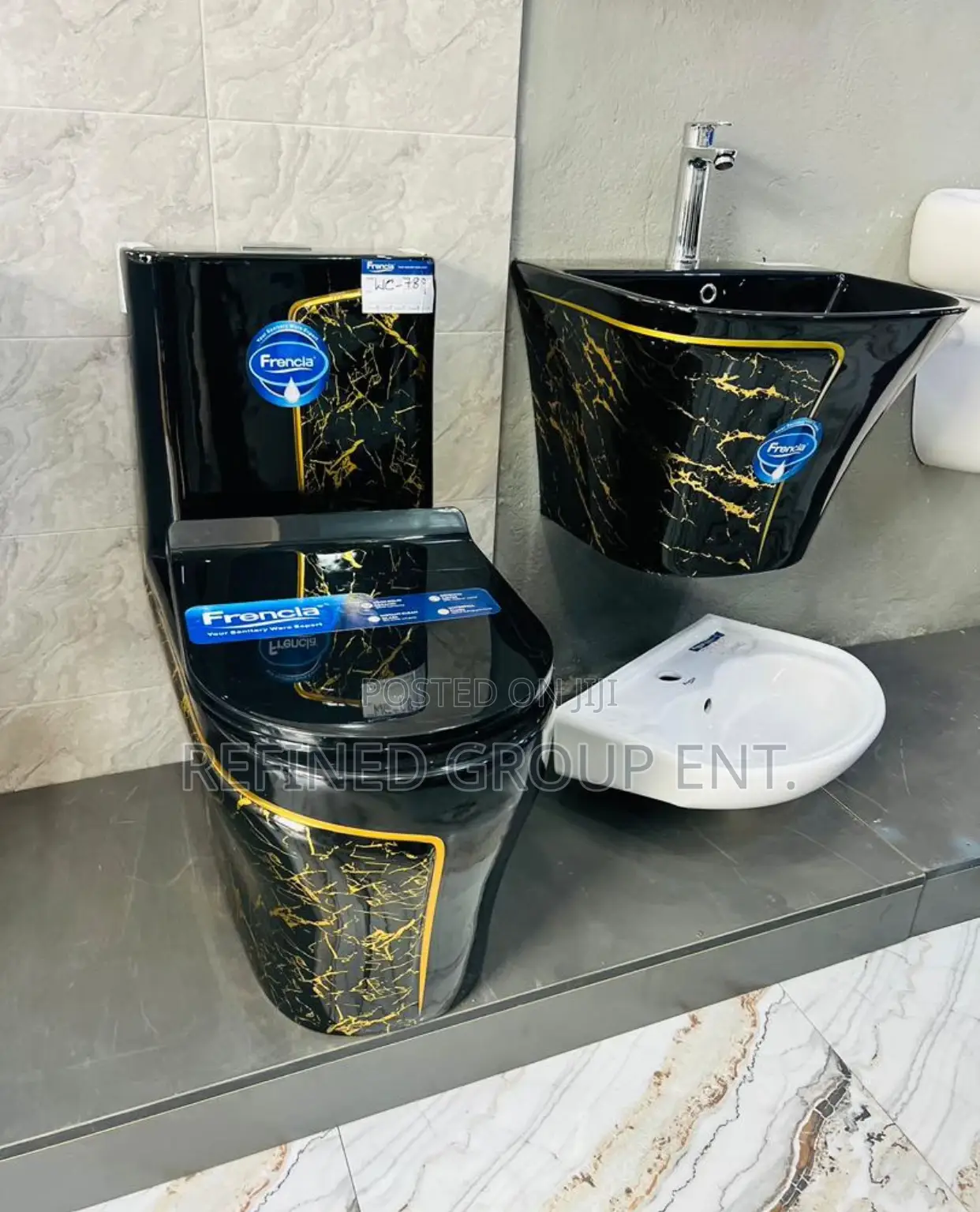 Luxury Wc With Hand Basin Complete