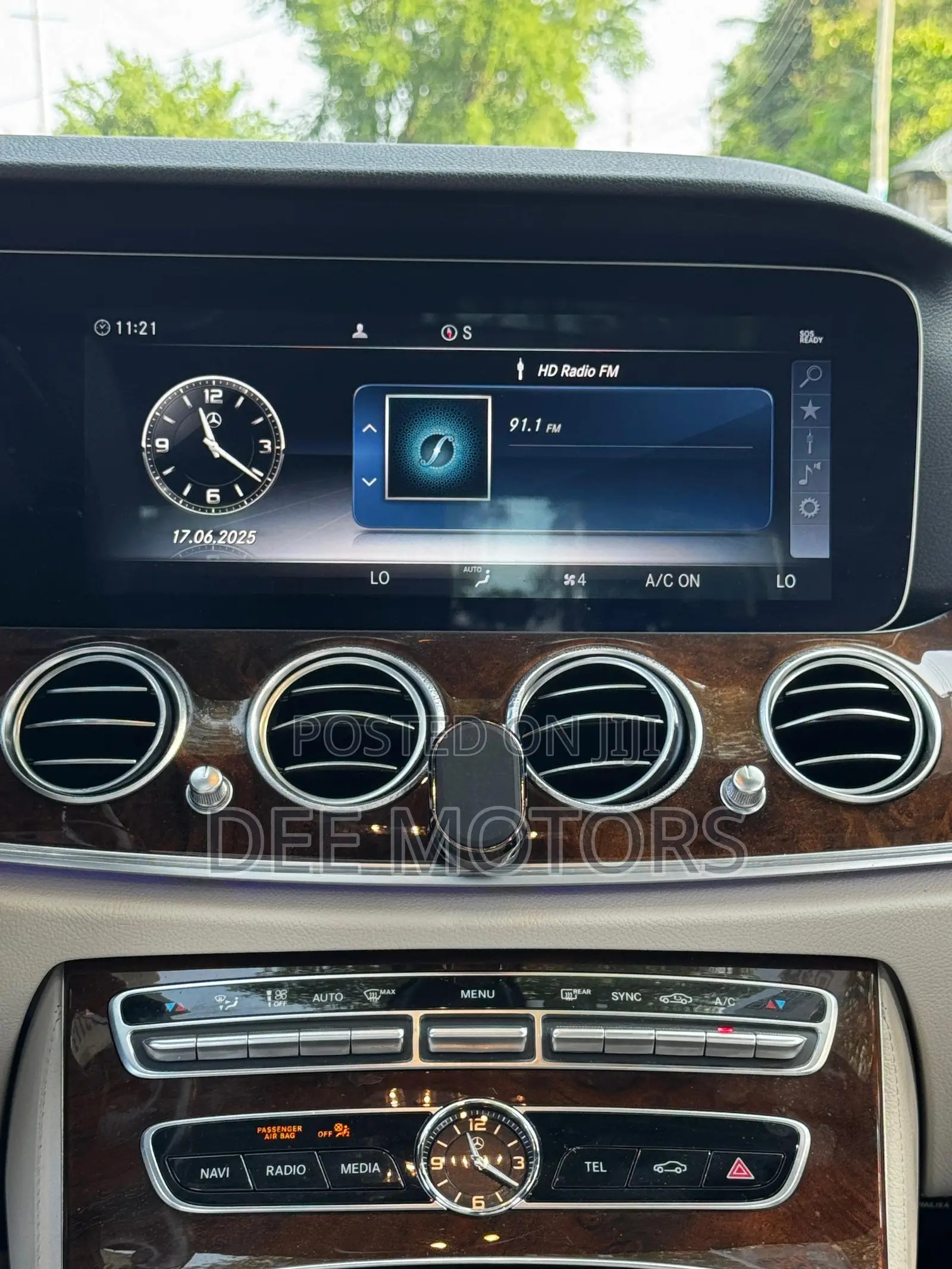 Mercedes-Benz E300 2019 White