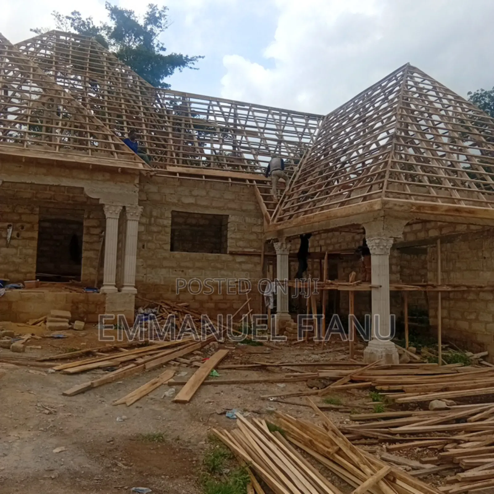 Pprofessional Carpenter in Ghana Call Me or Whatsapp Me
