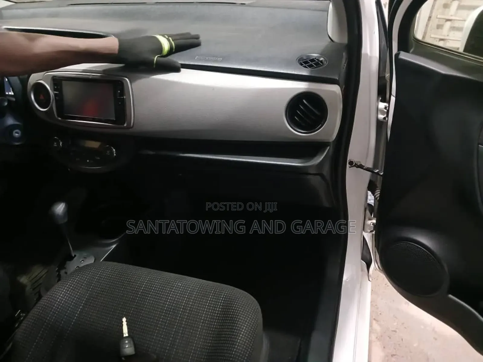 Toyota Vitz 1.5 FWD Hybrid 5dr 2018 White