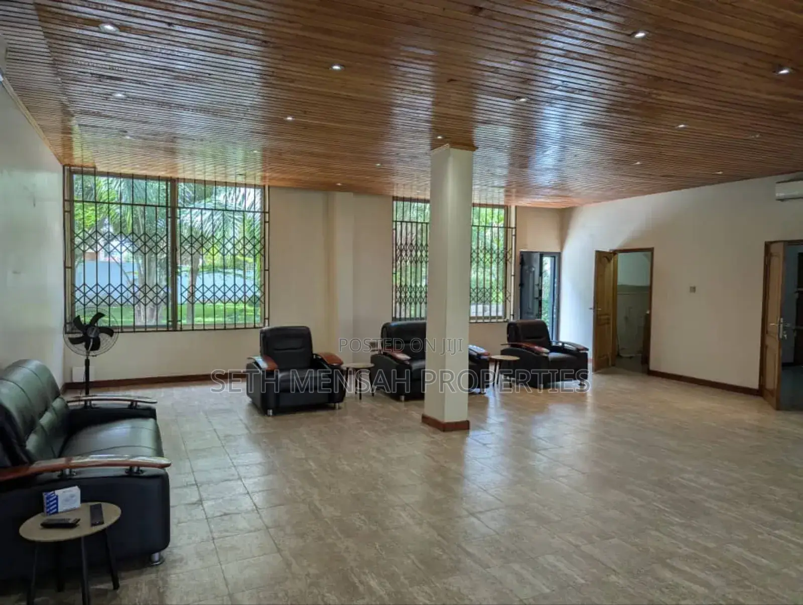 8bdrm Mansion in Cantonments for rent
