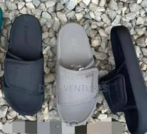 Men Season 7 Slide Wear