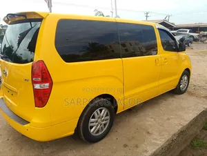 Hyundai Starex 2019 Yellow