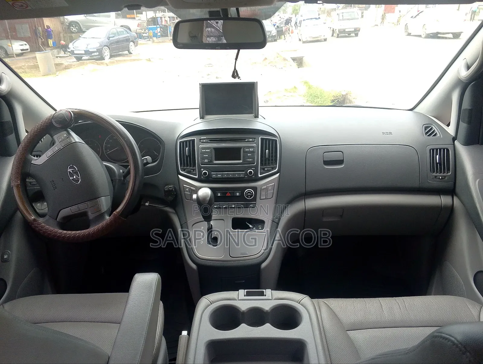 Hyundai Starex 2019 Yellow