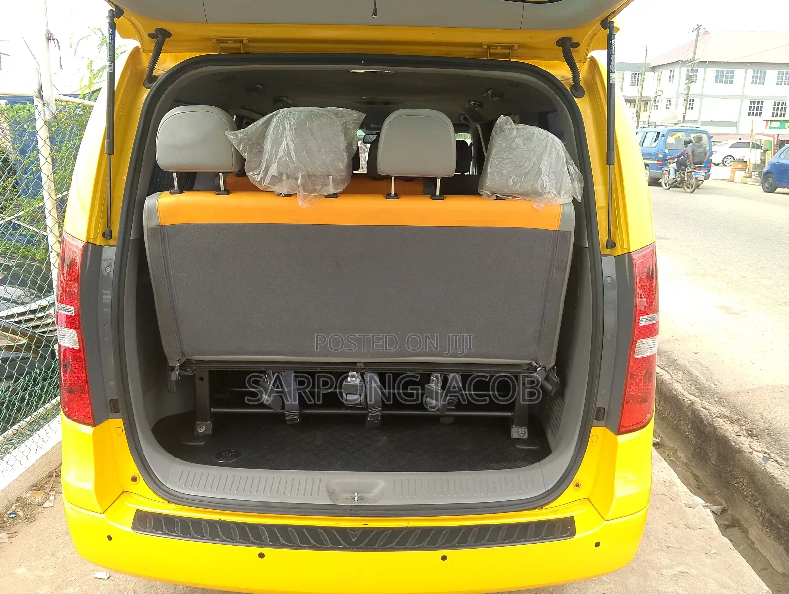 Hyundai Starex 2019 Yellow
