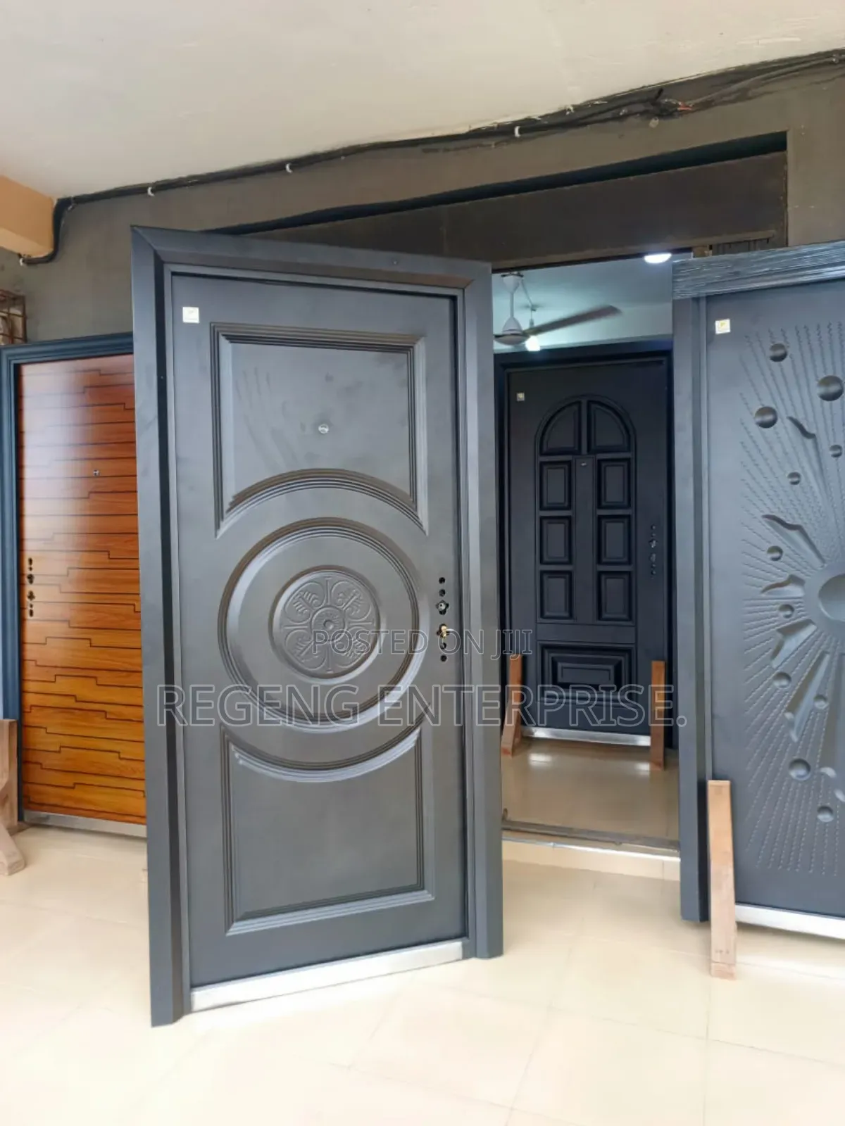Quality China Metal Door Black.