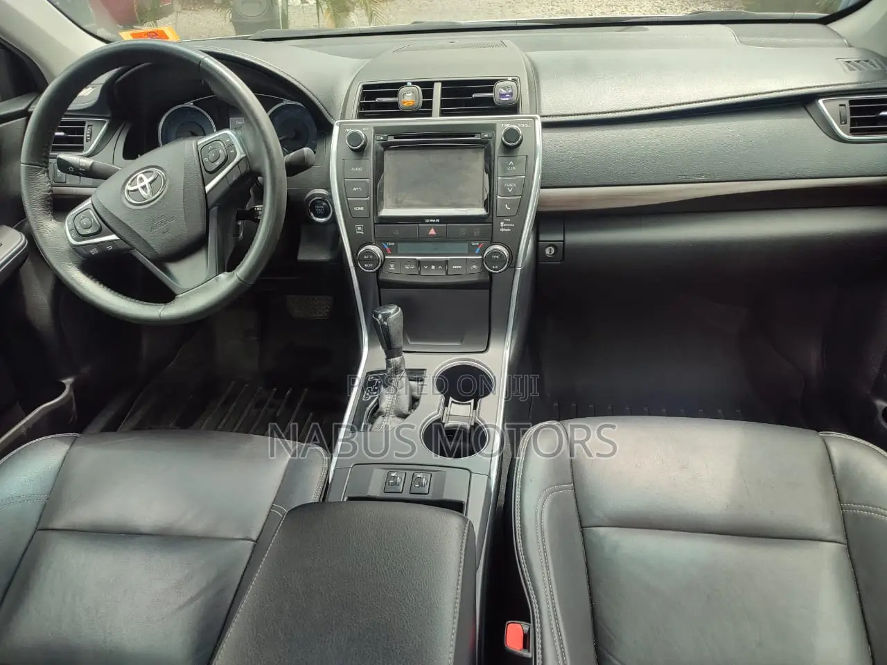 Toyota Camry XLE 4dr Sedan (2.5L 4cyl 6A) 2017 Silver