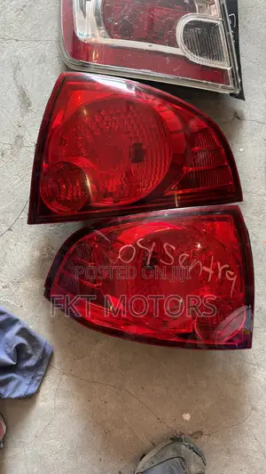 Nissan Sentra Taillight 2004,2005,2006,2007,2008,2009,2010