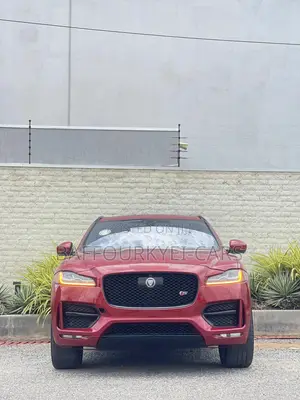 Photo - Jaguar F-Pace 20d Premium AWD 2019 Red