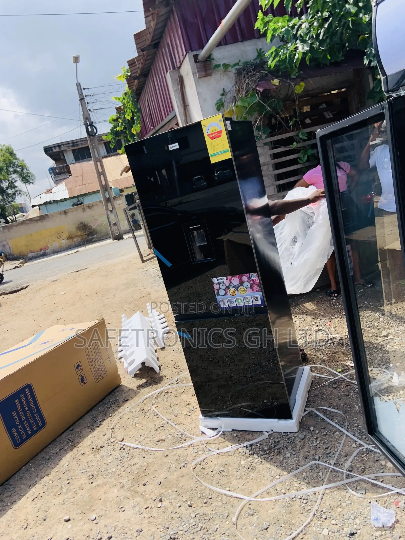 Check Out Glass Black Pearl 2 Doors 309l Bottomfreezer