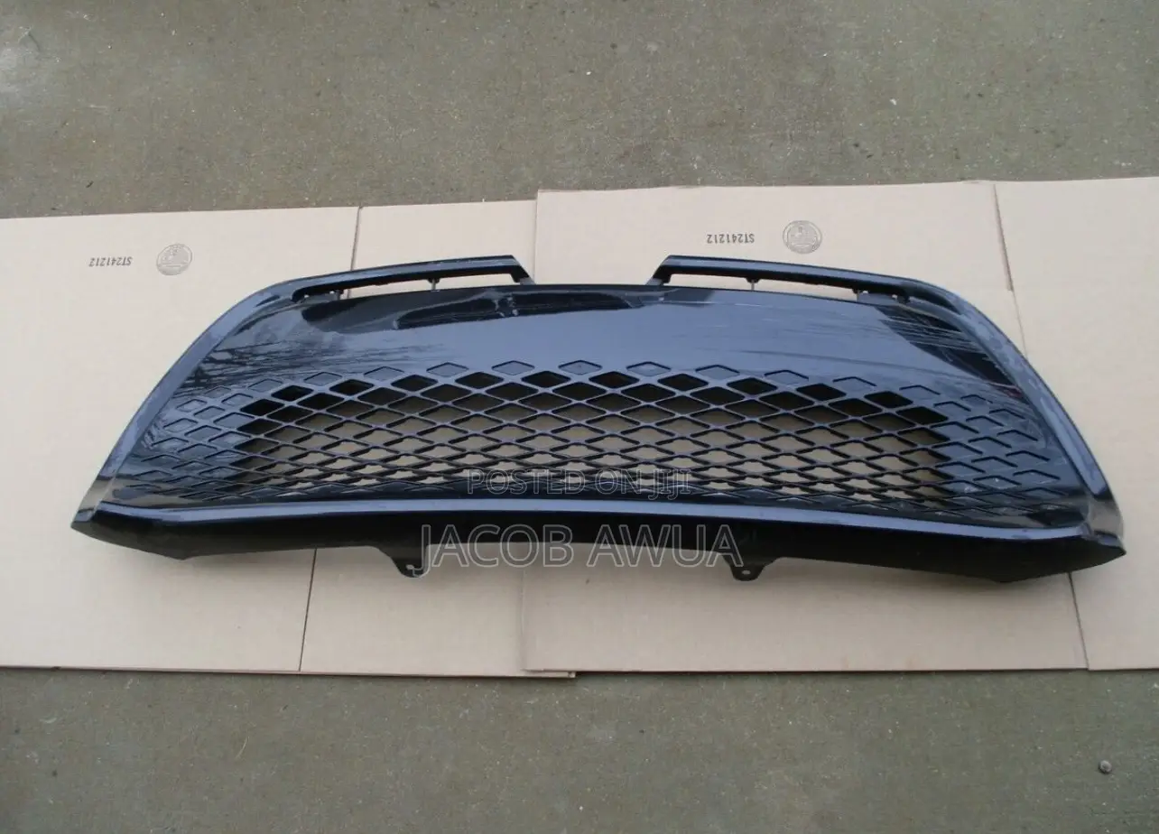 Toyota Corolla 2018 Down Grille Available