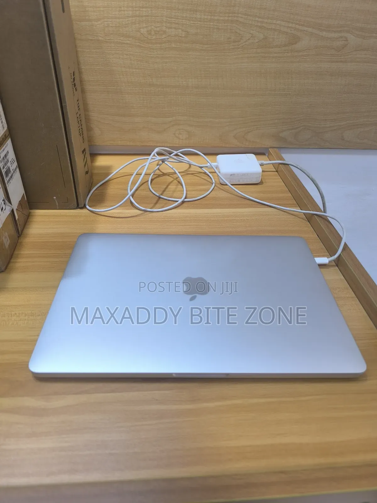 Laptop Apple MacBook Pro 2018 16GB Intel Core I7 SSD 256GB