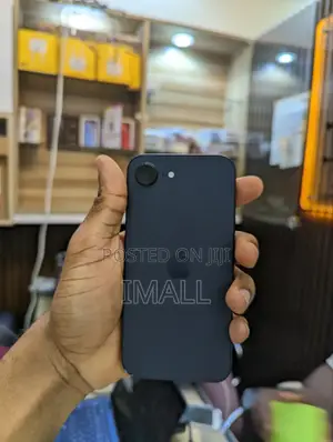 Photo - New Apple iPhone 16e 128 GB Black