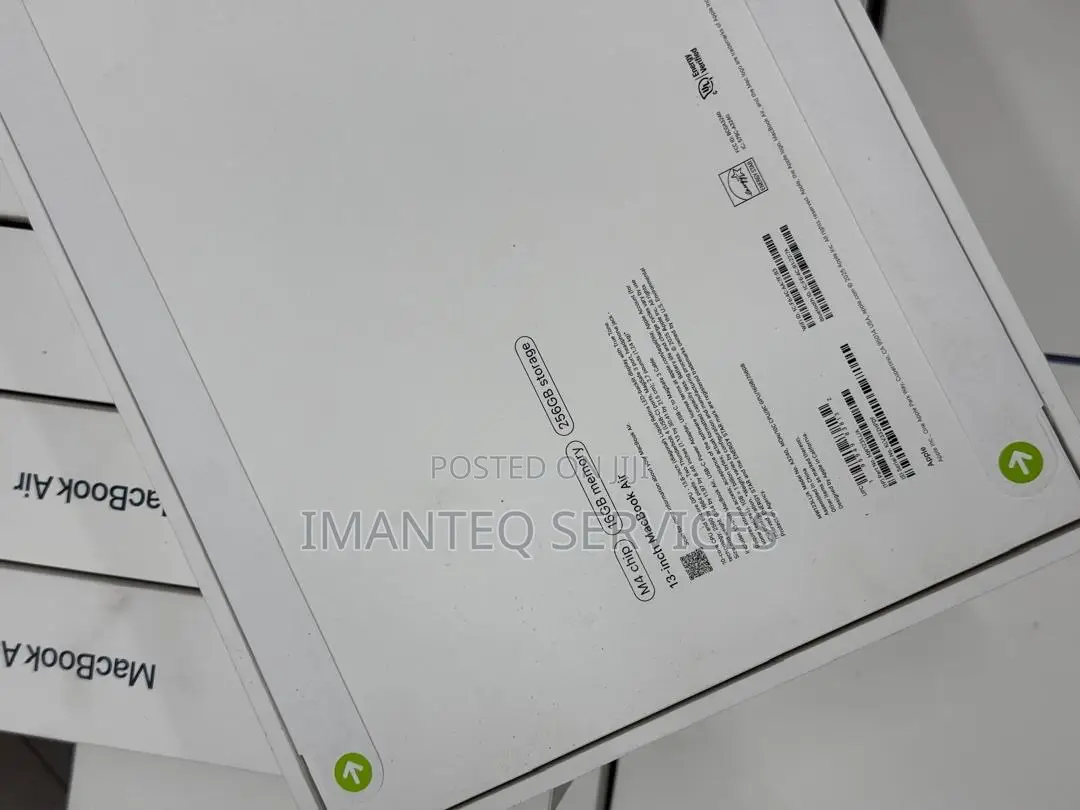 New Laptop Apple MacBook Air 2025 M4 13-Inch 16GB Apple M4 SSD 256GB