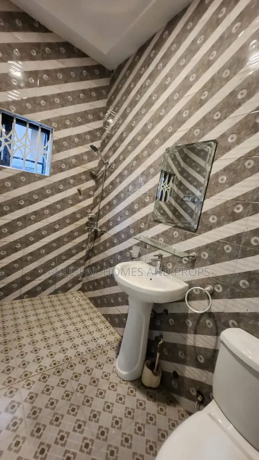 2bdrm Apartment in Ashaley Botwe for rent