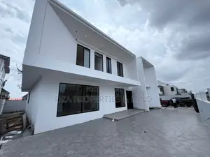 6bdrm House in Lashibi, Spintex, Baatsona Total for sale