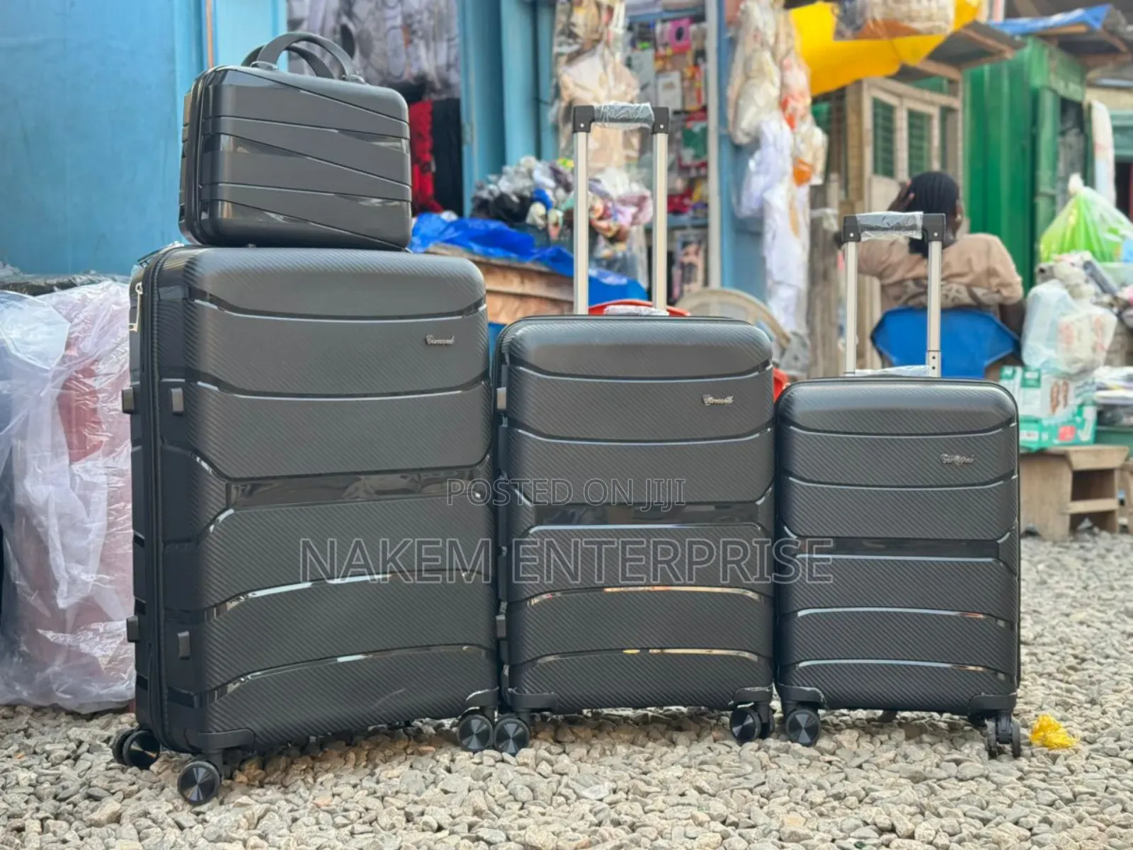 Antitheft Unbreakable Lightweight Travelling Luggage 4in1