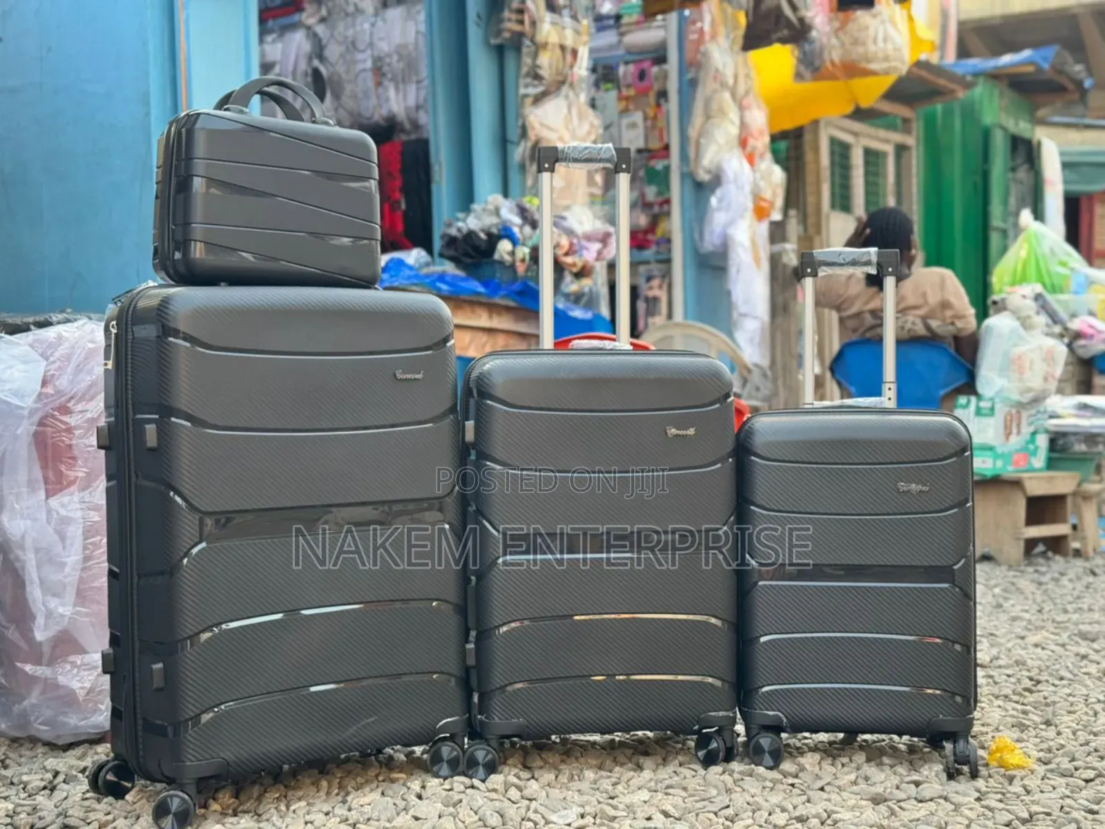 Antitheft Unbreakable Lightweight Travelling Luggage 4in1