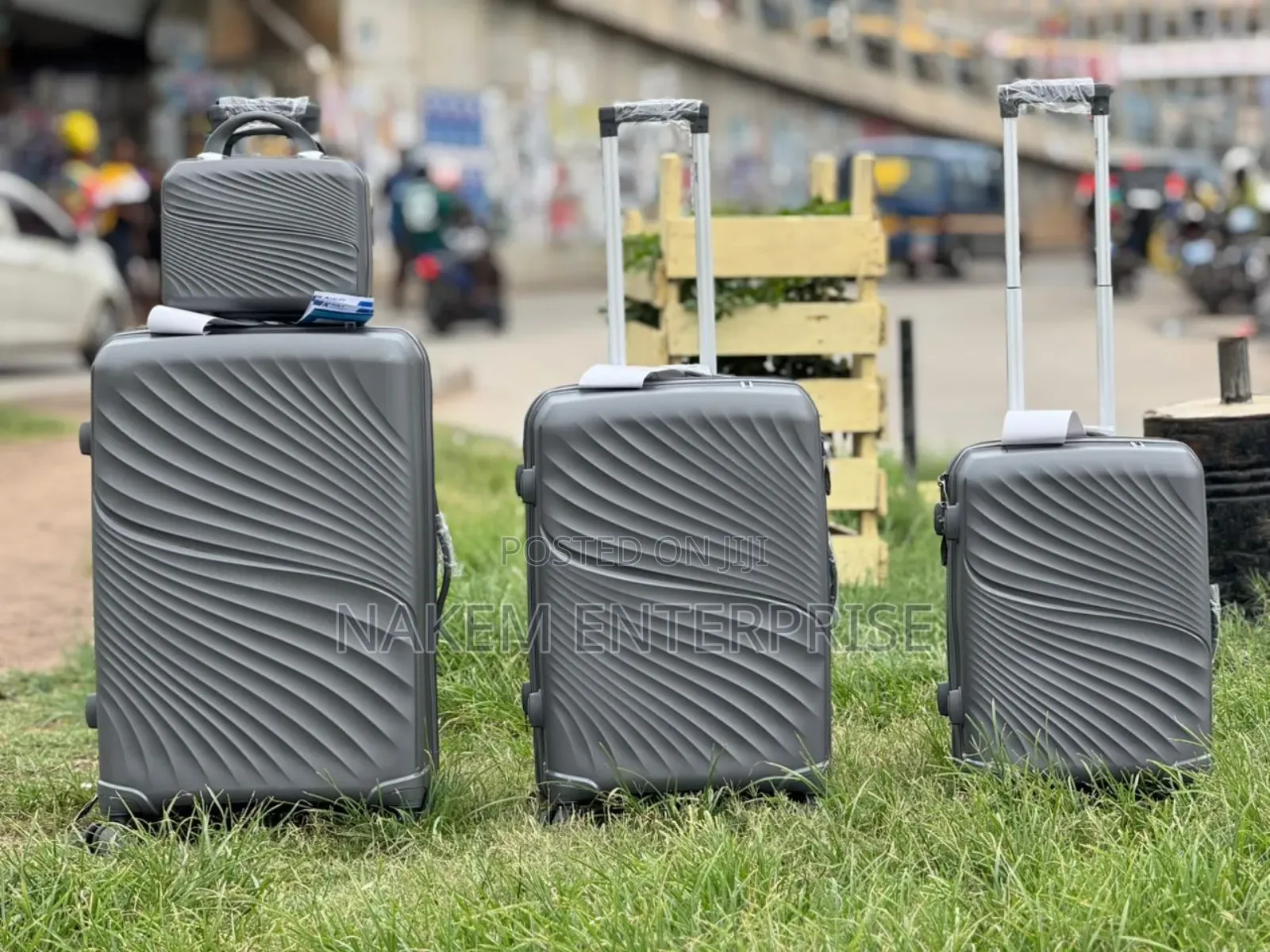 Fashionable Multifunctional Travelling Luggage 4 Set