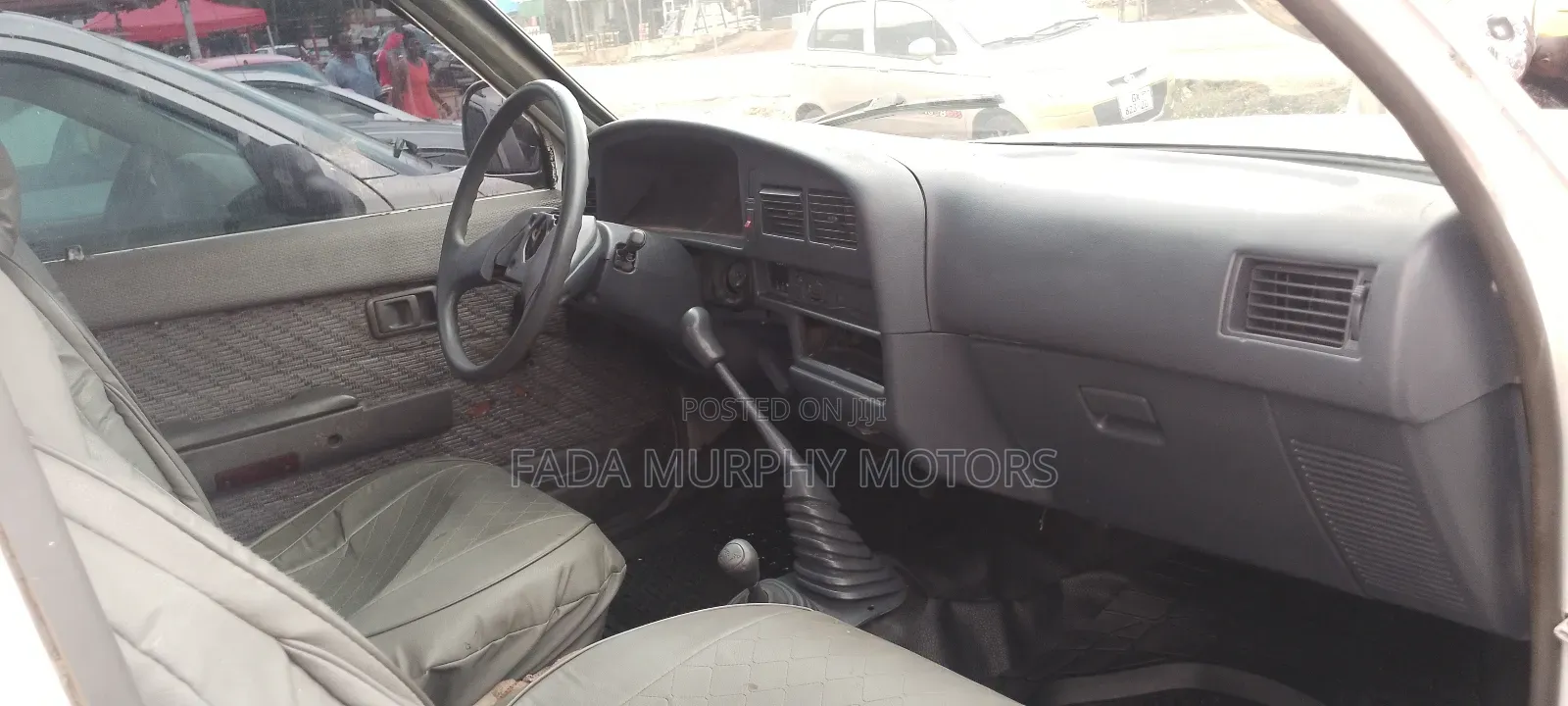 Toyota Hilux 1988 White