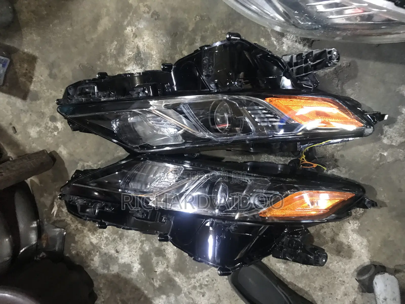 Toyota Camry 2018/2020 Headlight Available