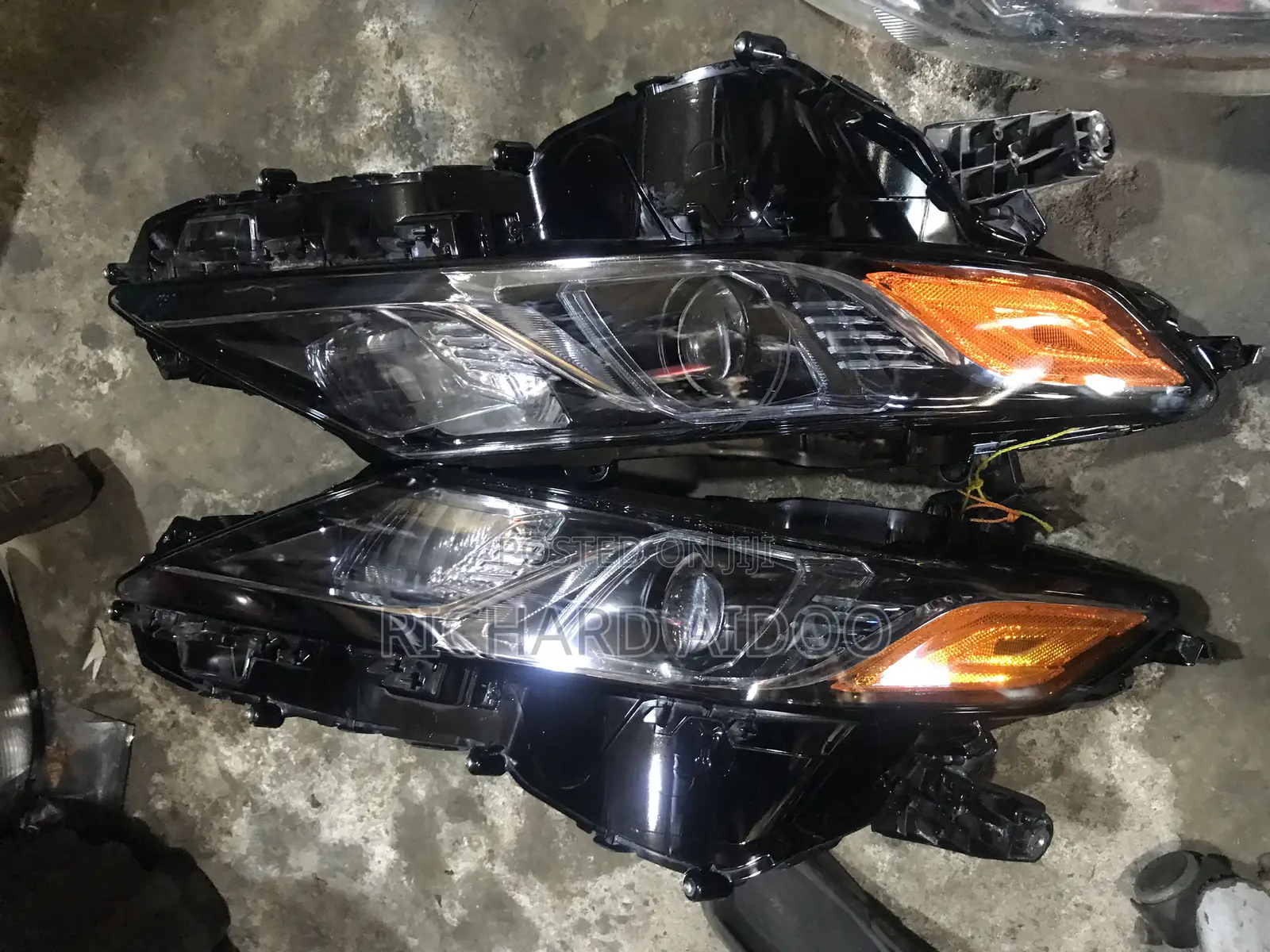 Toyota Camry 2018/2020 Headlight Available
