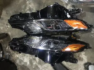 Toyota Camry 2018/2020 Headlight Available