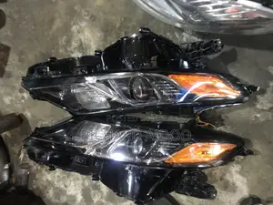 Toyota Camry 2018/2020 Headlight Available