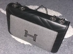 Photo - Sleek Luxury Fashion Ladies Strap Bag