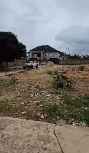 Genuine 2 Plots With 3 Bedroom House for Sale.