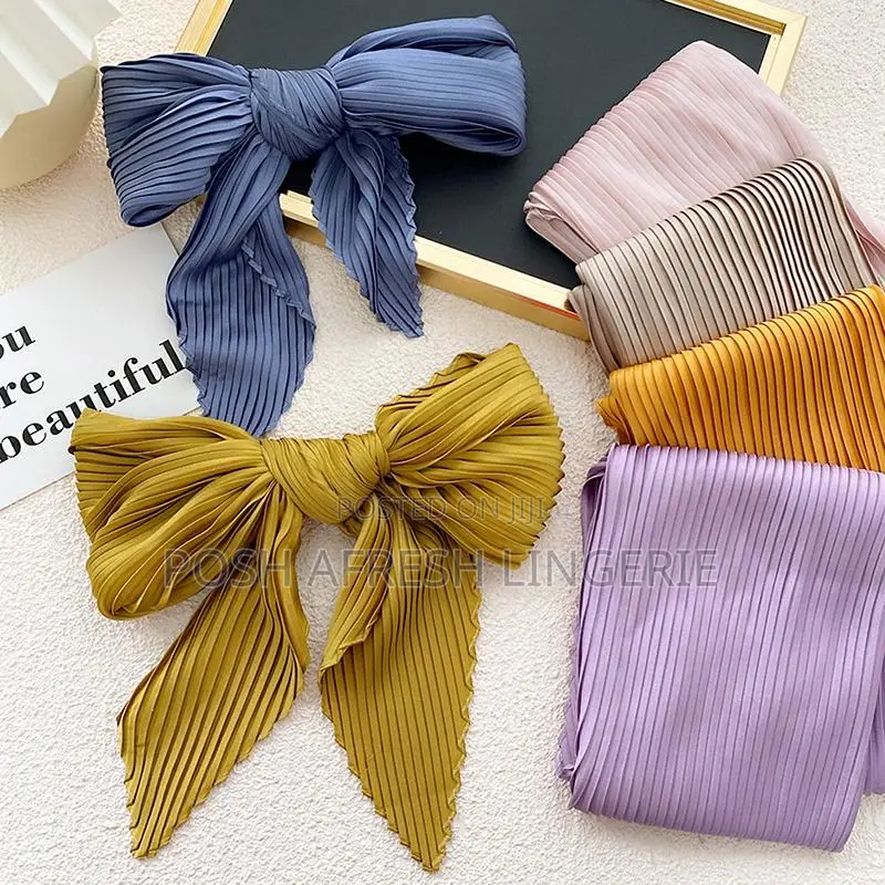 Pleated Scarf/ Muffler