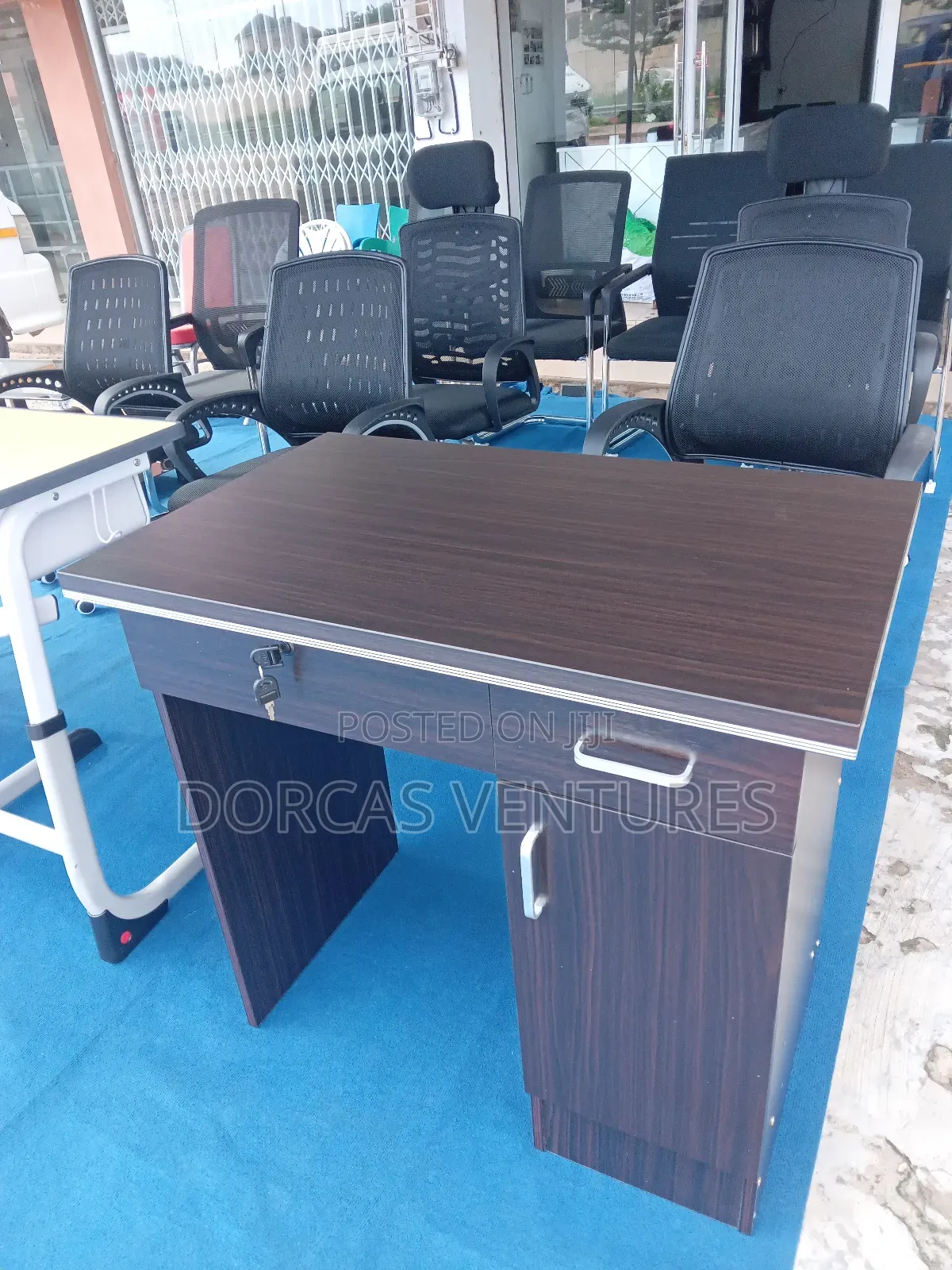 Two Handles Office Table