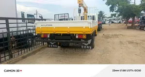 Hyundai 5 Ton Crane