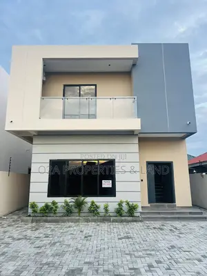 4bdrm House in Lakeside Estate for sale