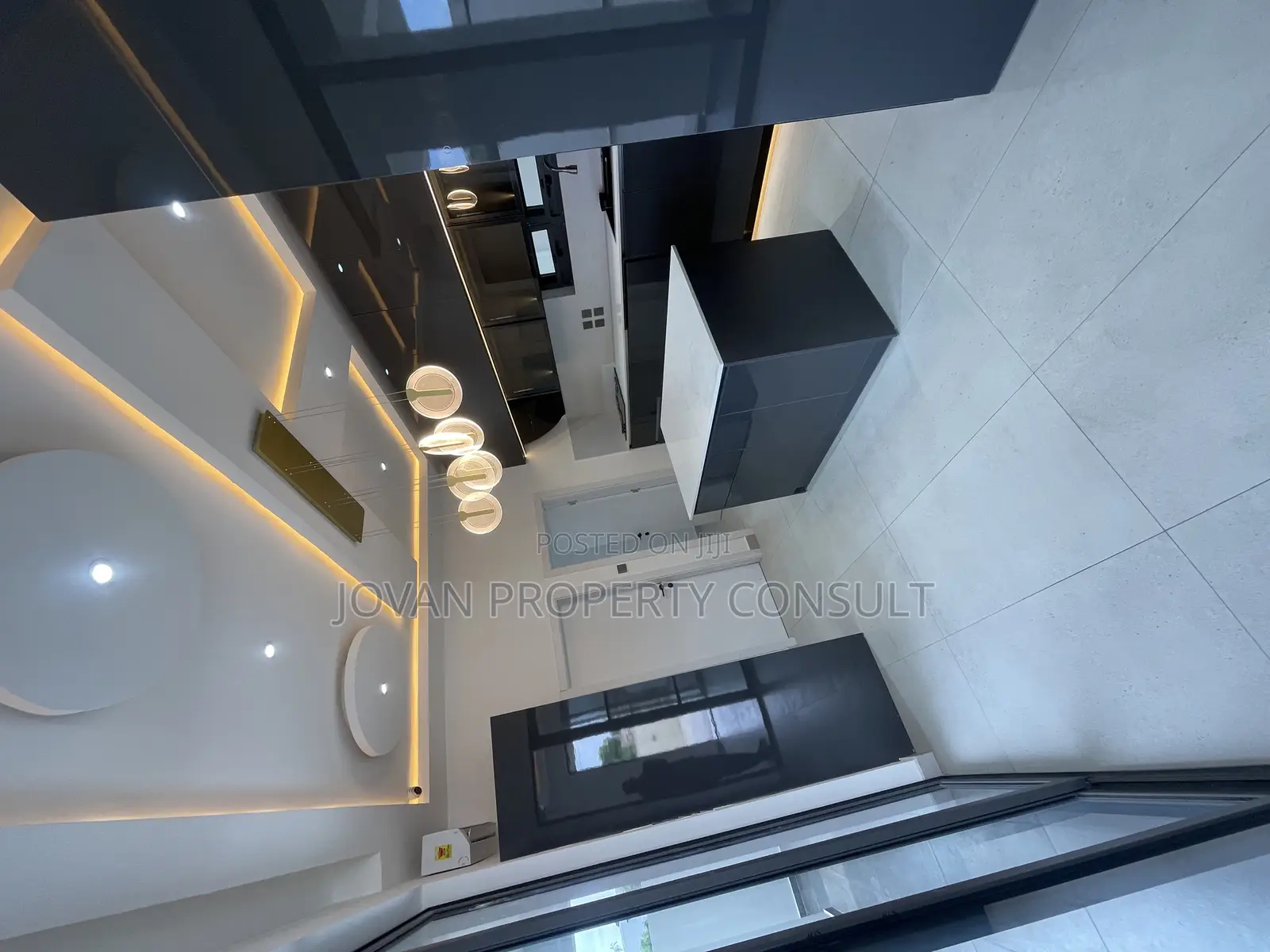 4bdrm Mansion in East Legon for sale
