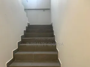 4bdrm House in Airport Residential for rent
