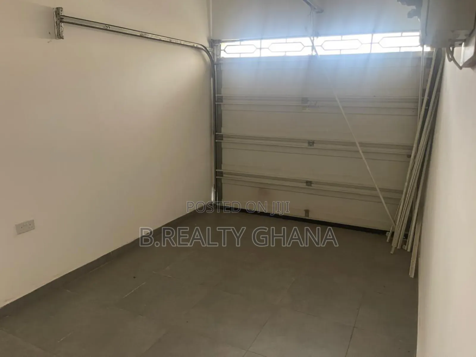 4bdrm House in Airport Residential for rent
