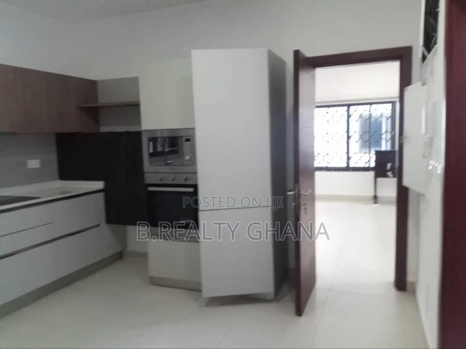 5bdrm Townhouse / Terrace in Airport Residential Area for rent