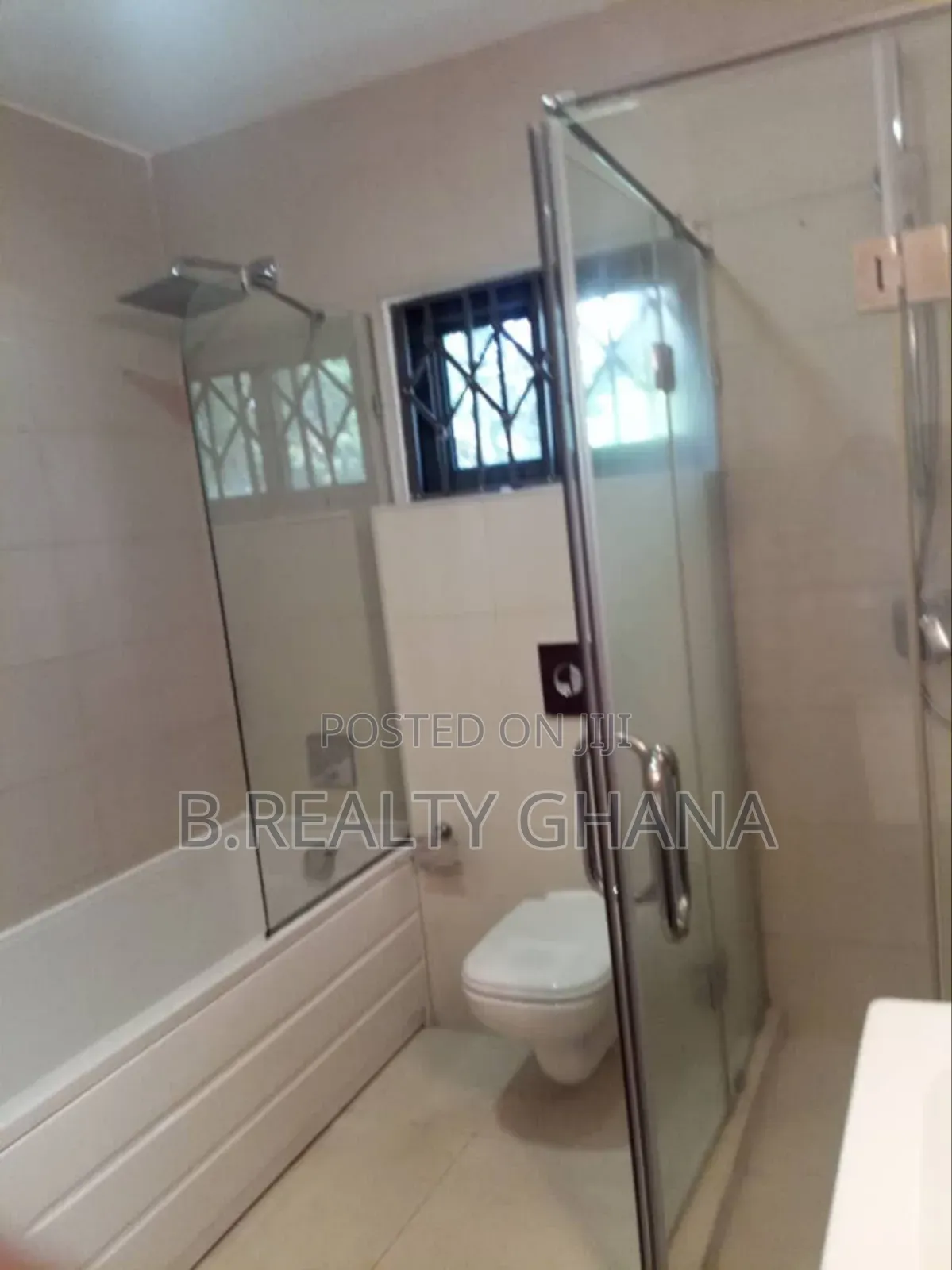5bdrm Townhouse / Terrace in Airport Residential Area for rent