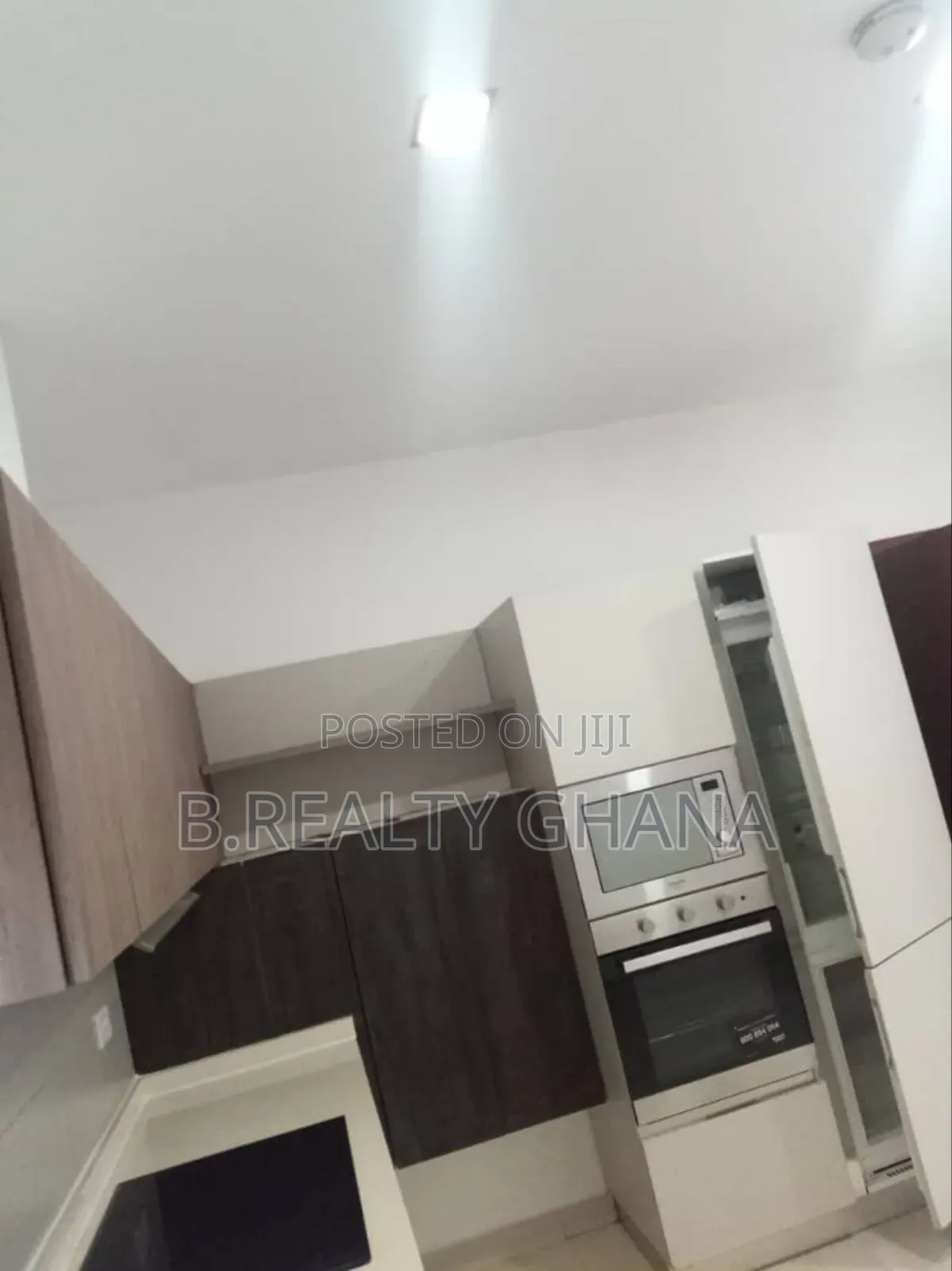 5bdrm Townhouse / Terrace in Airport Residential Area for rent