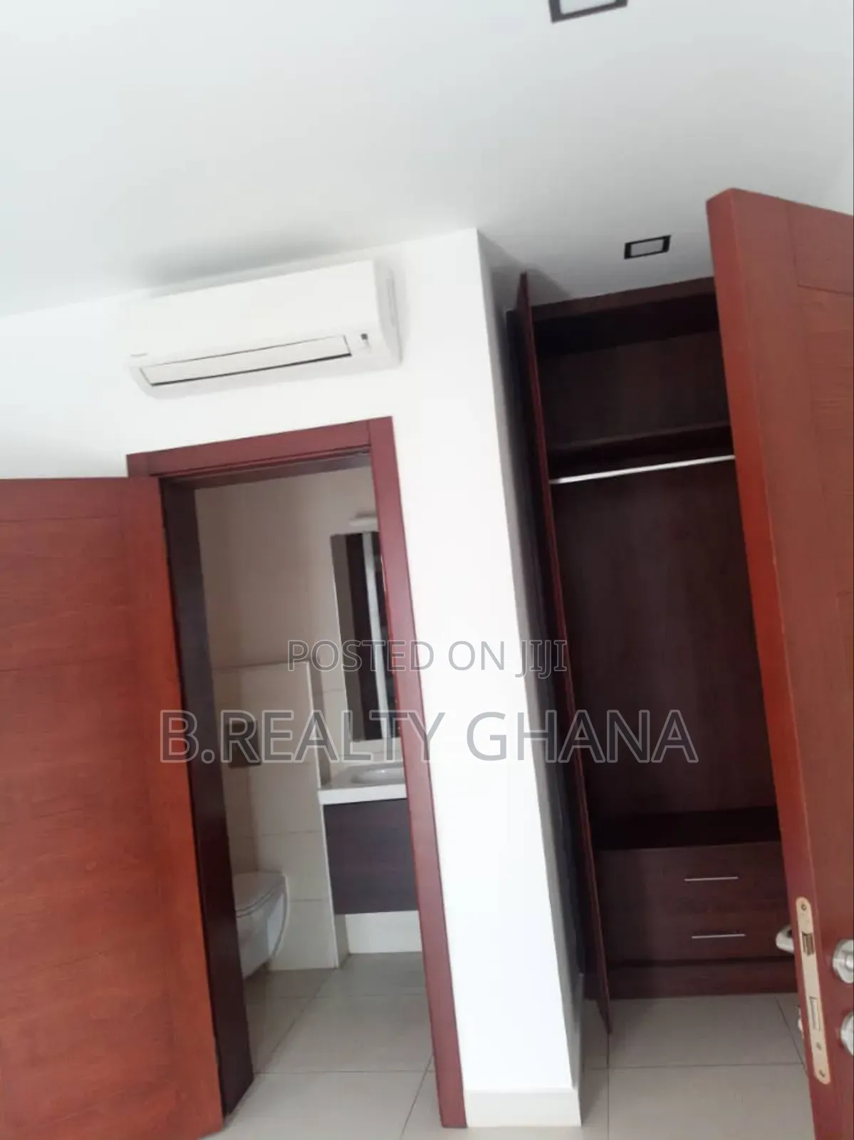 5bdrm Townhouse / Terrace in Airport Residential Area for rent