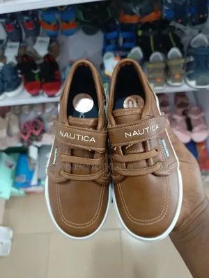Nautica Boy's Brown Shoe. Size 10/28